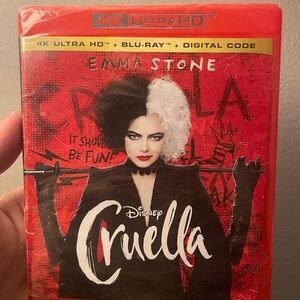 Cruella (4k Ultra HD/Blu-Ray, 2021, 2-Disc Set) - Red Case